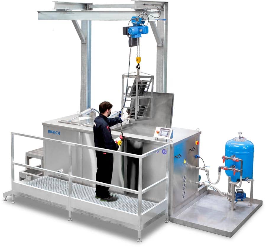 BR-300 MOLD. Multistage ultrasonic mould cleaning machine of 300 litres capacity per tank