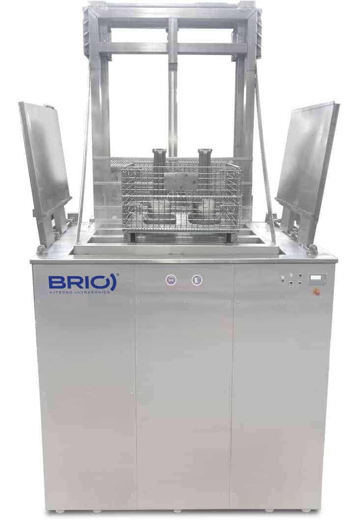 BRIO automatic ultrasonic cleaning machine for naval parts cleaning. 8000 liters. Frontal view.